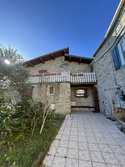   Charmante et spacieuse maison de village en pierres apparentes avec jardin, garage et cave Maison - 6 pice(s) - 130 m