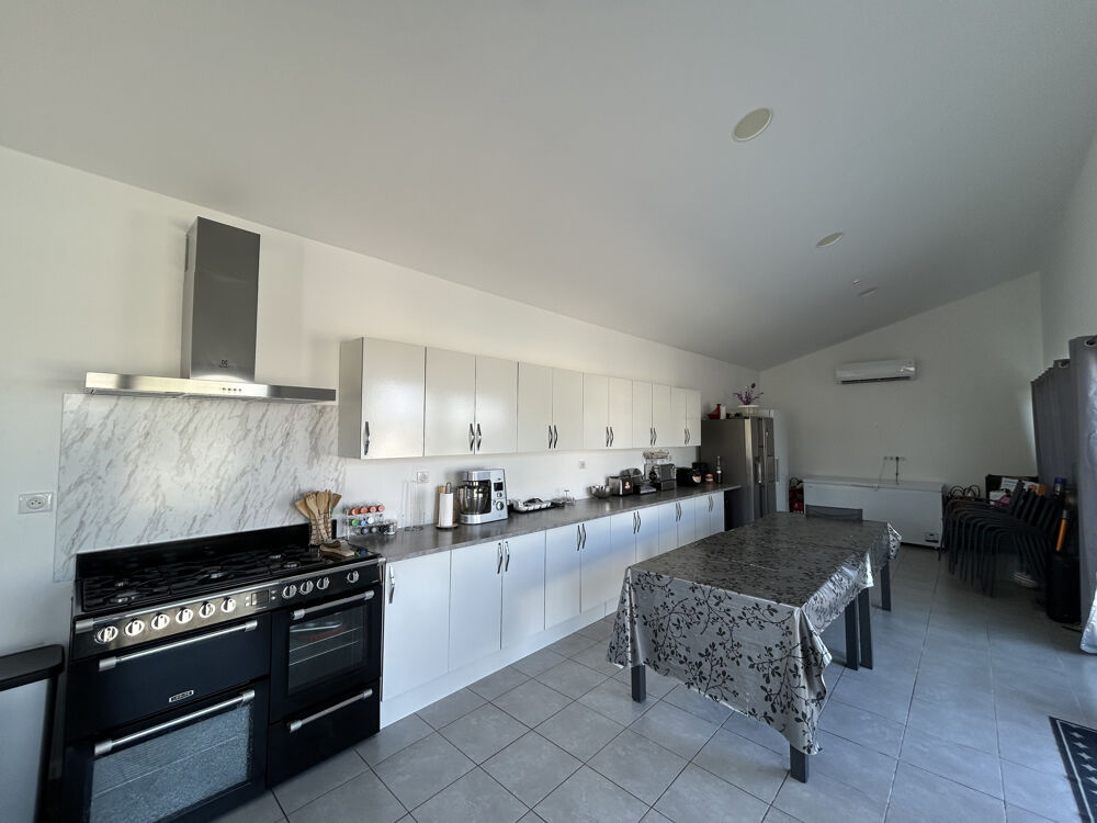 à vendre  Propriété/château Saint-Papoul (11400)
