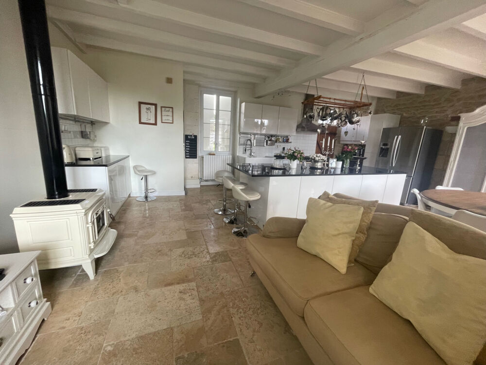 � vendre  Propri�t�/ch�teau Saint-Jean-d'Ang�ly (17400)