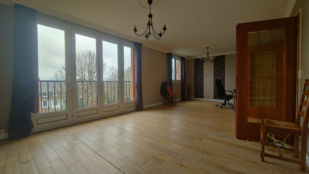 PLEIN CENTRE VILLE, MAGNIFIQUE F4 DE 80 M2 AVEC TERRASSE DE 10 M2 SITUÉ DANS RESIDENCE CALME AVEC VUE LOINTAI