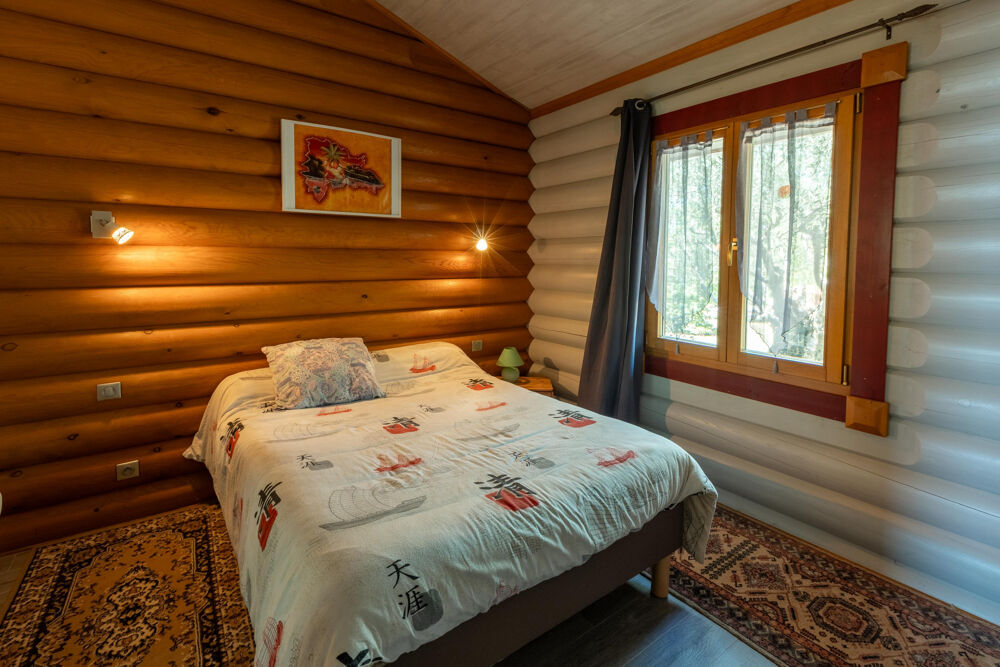 Vente Propriété/Château DOMAINE D'EXCEPTION A 45 MIN DE BORDEAUX - CHALET HONKA DE PRESTIGE, 3 GITES EN PIERRE ET ESPACE BIEN-ETRE SUR Cartelegue