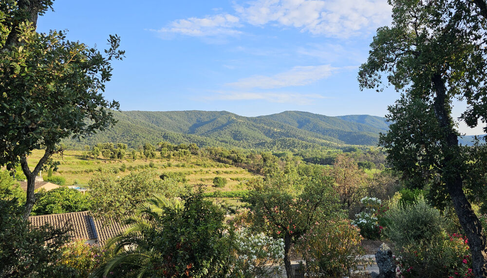 Vente Maison Au Coeur du Golfe de Saint Tropez, en lisière du village de Cogolin, Terrain avec permis de construire accepté Cogolin