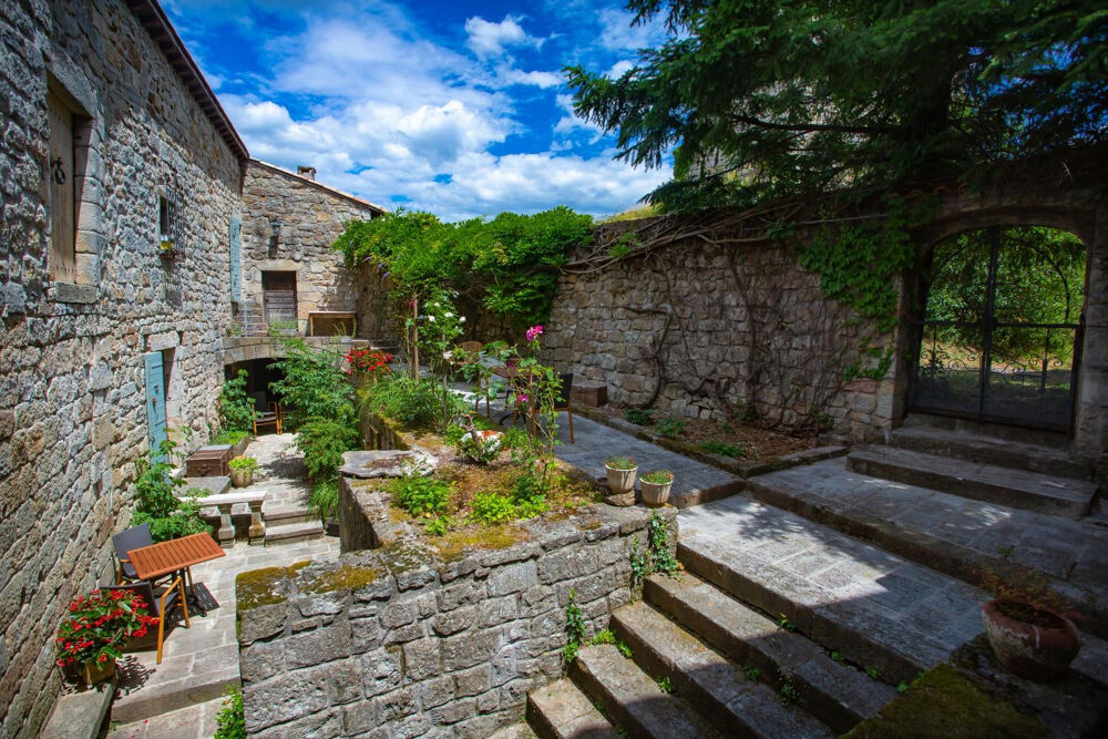 à vendre  Maison Ucel (07200)