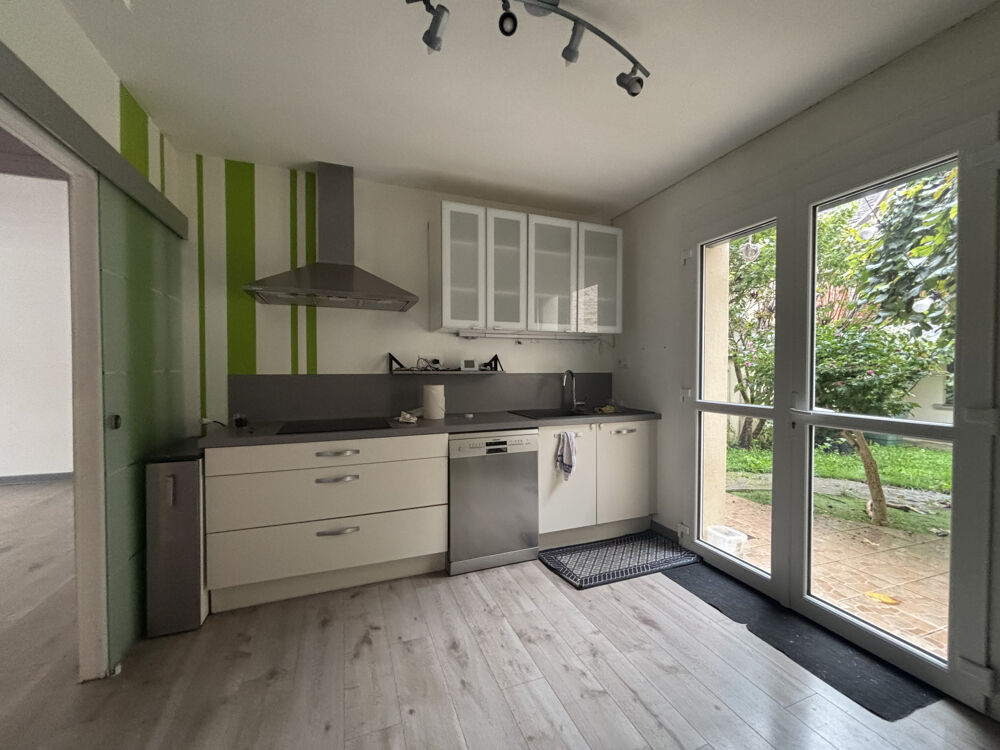 CHATILLON SUR SEINE : proche du centre ville ,maison rénovée de 120 m2 avec grange de 100m2 et cour