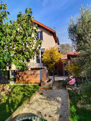Maison 9 pièces 209 m² · à Bois-d'Arcy · 209 m² · 598 000 €