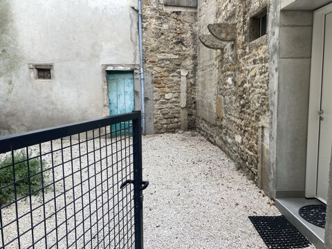   LAGNIEU Centre-Ville, Appartement meubl� avec ext�rieur Appartement - 2 pi�ce(s) - 27 m�