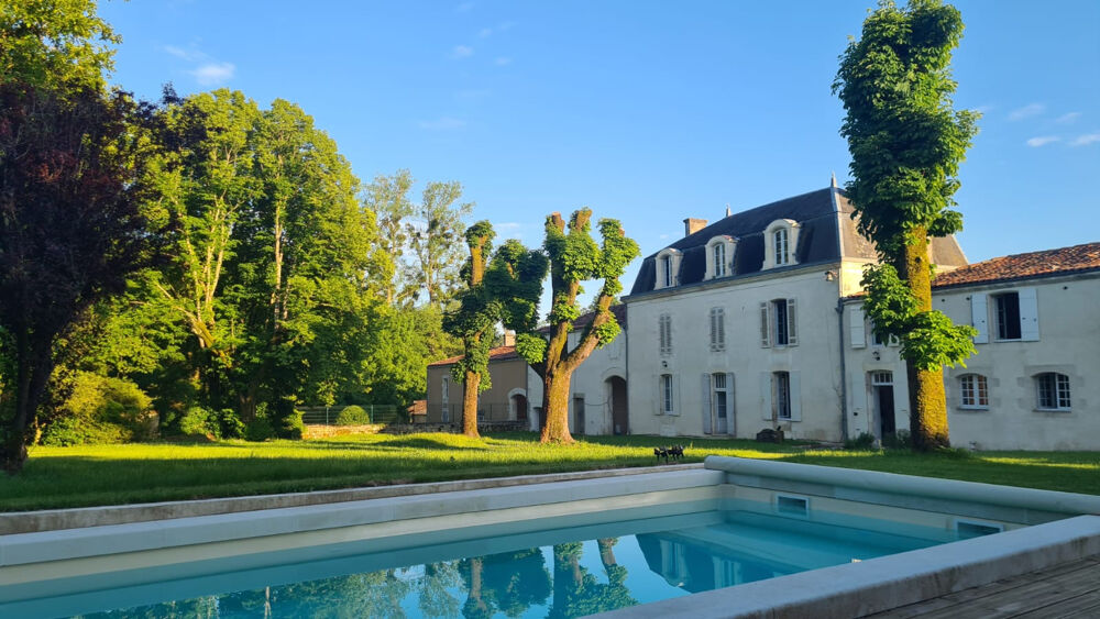 Vente Propriété/Château Logis charentais au cadre enchanteur St jean d angely