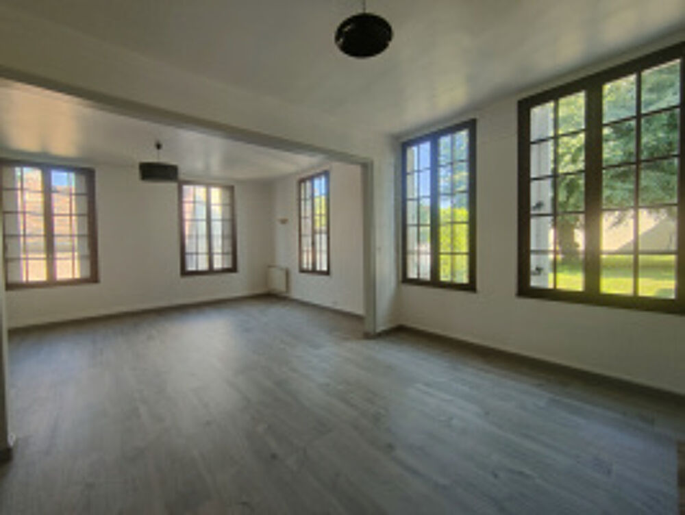 Vente Maison A 15 MN AU NORD DE CHAMBLY DANS L' OISE, TRES BELLE MAISON MITOYENNE DE CHARME AVEC 2 DEPENDANCES, DONT UN STU Ste genevieve