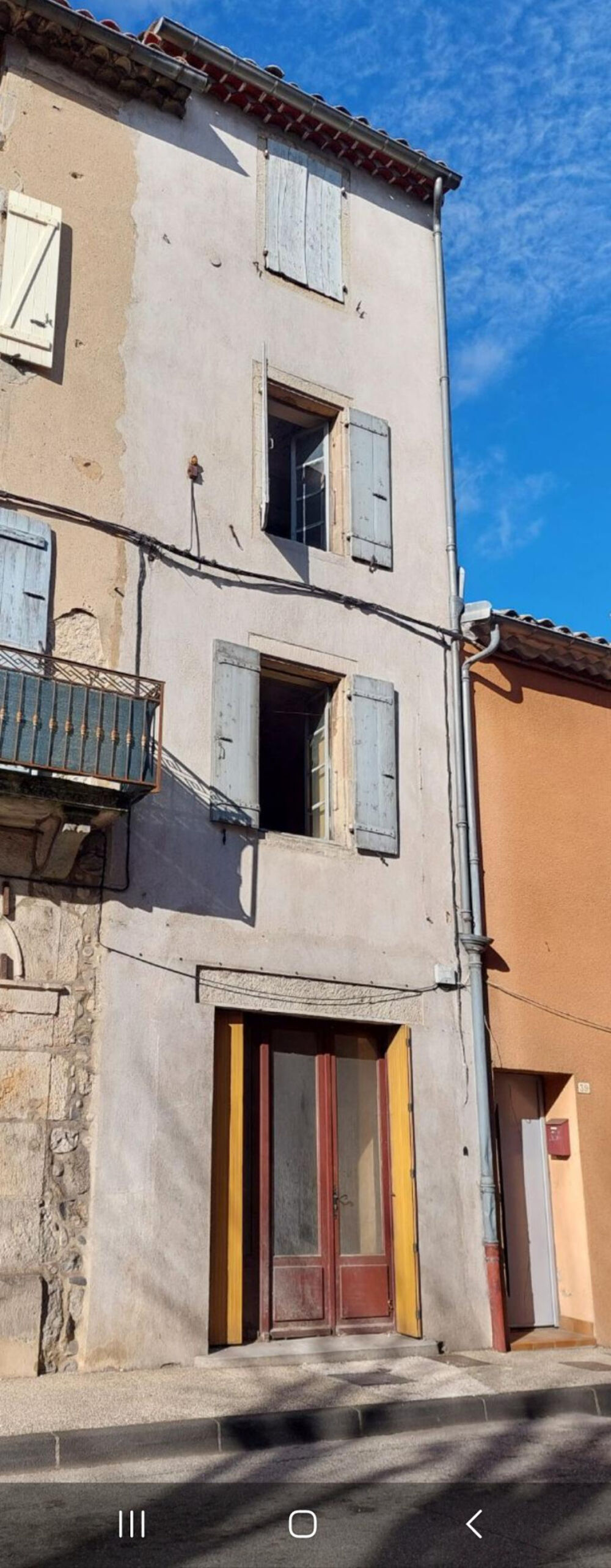 Vente Maison Maison de ville - à rénover - 100 m2 - mitoyenne - tout à l'égout - jardin non-attenant 800 m2 avec irrigation Aubenas