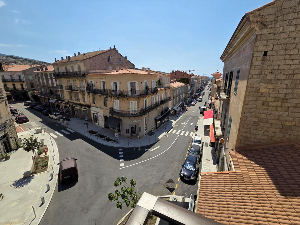 Pied-à-terre idéal à Propriano : T3 rénové avec terrasse, à 5 min des plages