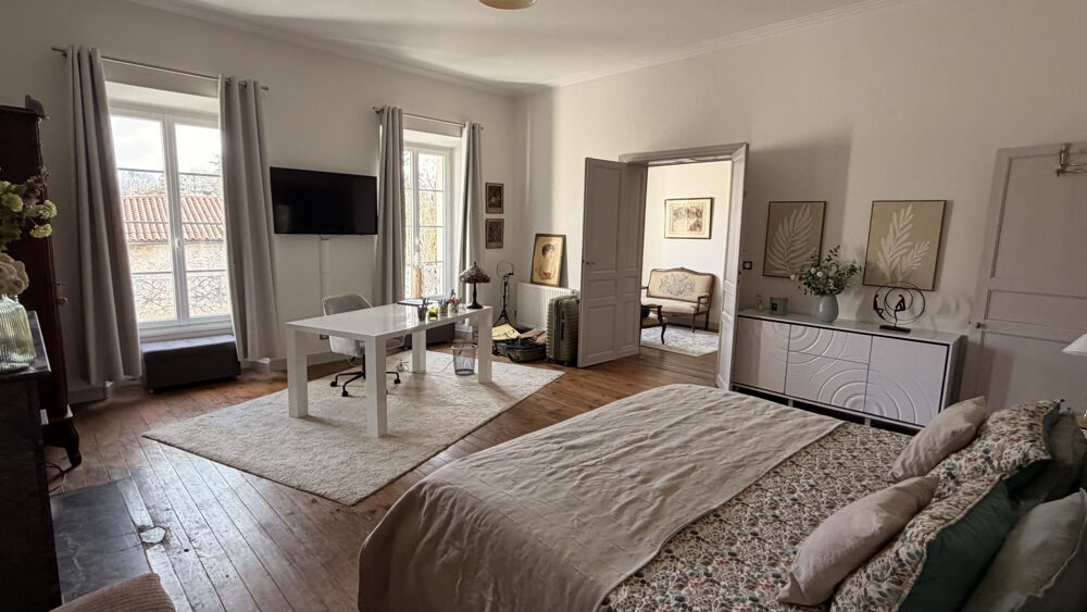 � vendre  Propri�t�/ch�teau Saint-Jean-d'Ang�ly (17400)