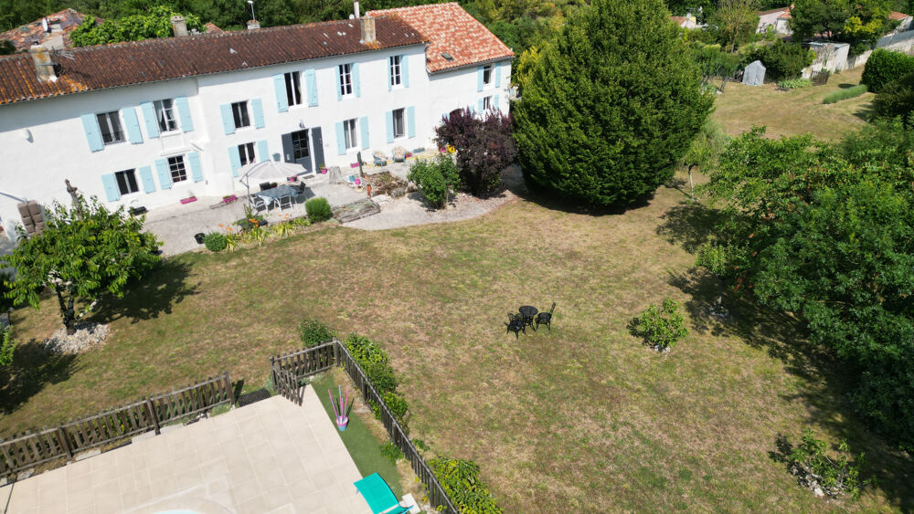 Jolie maison charentaise de caractère
