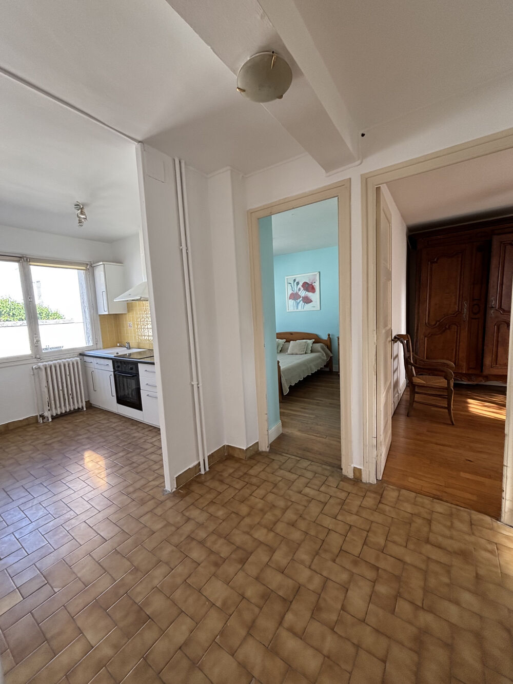CHATILLON SUR SEINE : charmante maison de 150m2 ( R+2) avec terrain et garage au centre ville