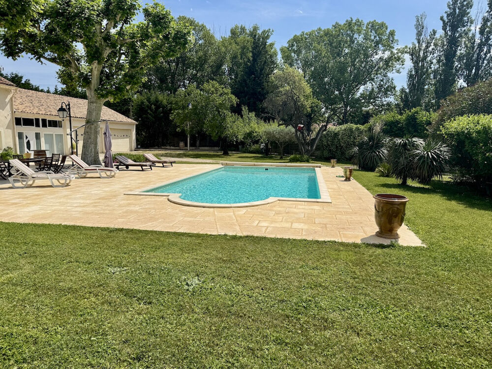Mas Provençal rénové avec piscine