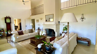  Maison  vendre 15 + pices 412 m