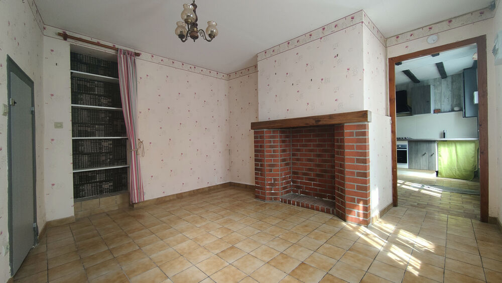 PLEIN CENTRE VILLE, TRES BELLE MAISON ANCIENNE RENOVEE AVEC TROIS CHAMBRES PROCHE TOUTES COMMODITES