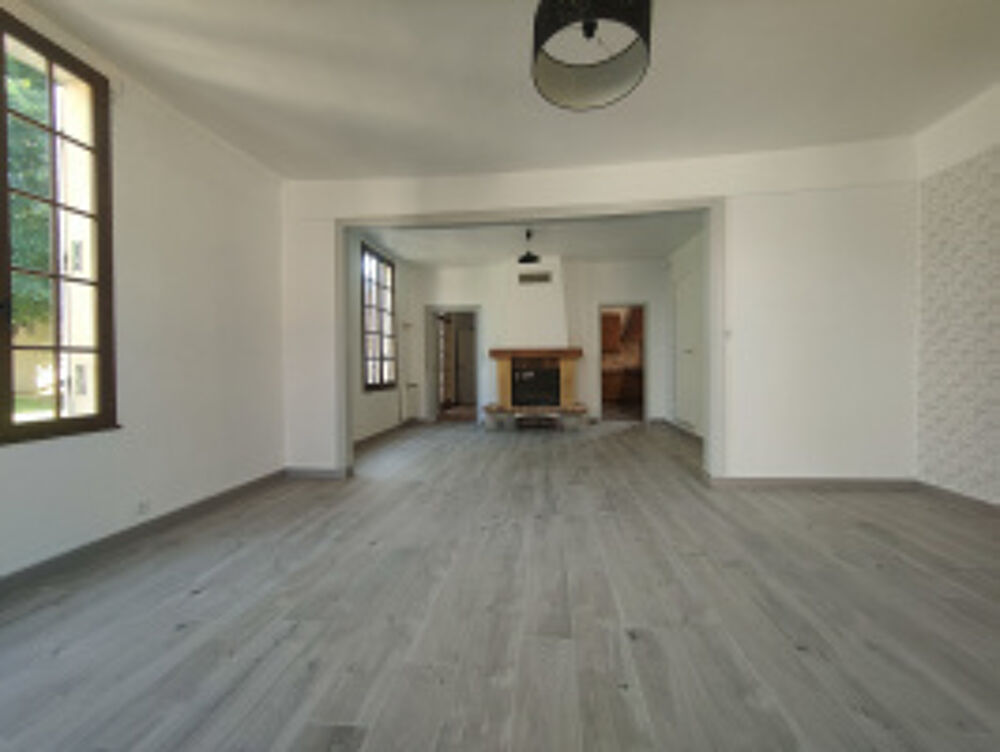 Vente Maison A 15 MN AU NORD DE CHAMBLY DANS L' OISE, TRES BELLE MAISON MITOYENNE DE CHARME AVEC 2 DEPENDANCES, DONT UN STU Ste genevieve