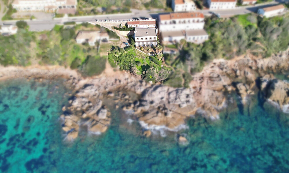 Vente Maison 30 minutes d'AJACCIO - Immeuble de 6 appartements pieds dans l'eau Casaglione
