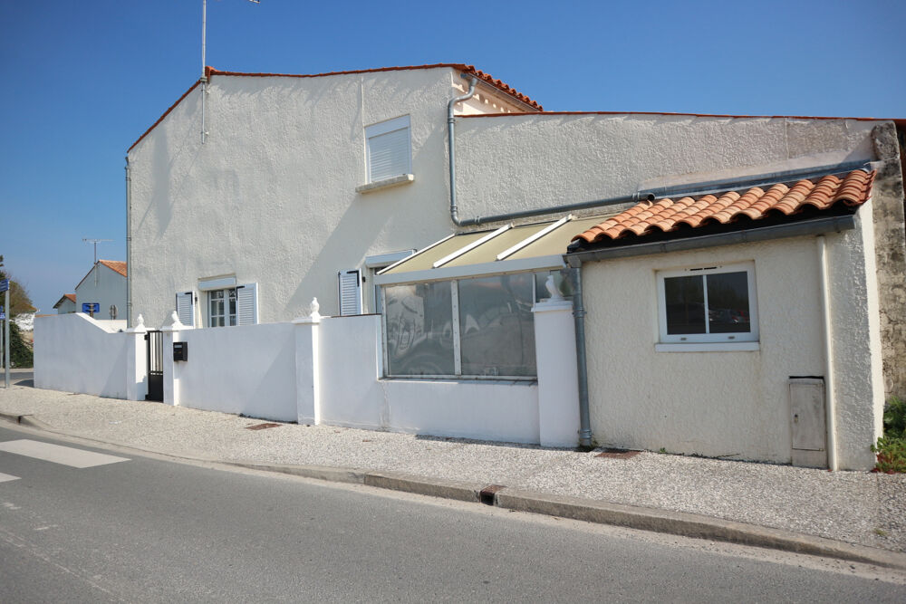 BELLE MAISON EN BON ETAT GENERAL DE 100 M2 SUR UN TERRAIN CLOS DE 115 M2. CENTRE BOURG A PROXIMITE DES COMMERC