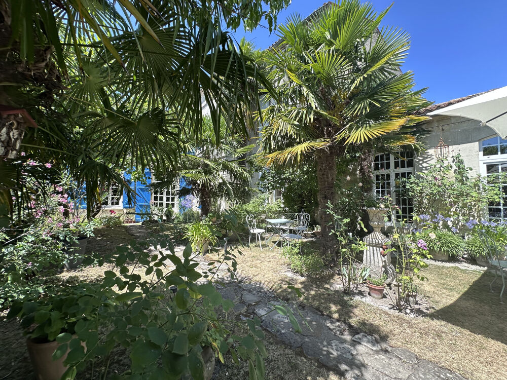 � vendre  Propri�t�/ch�teau Saint-Jean-d'Ang�ly (17400)