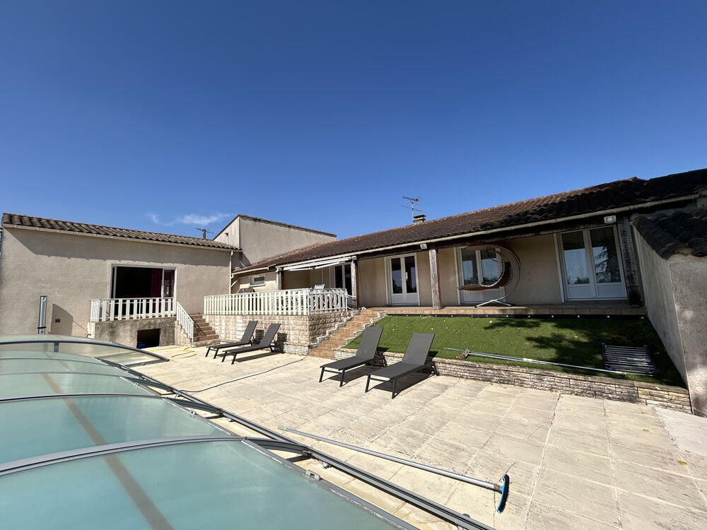 Belle villa avec piscine couverte sur 6.500m2 du terrain