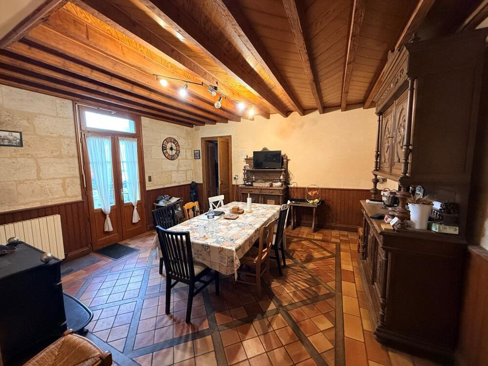 Vente Maison CIVRAC DE BLAYE MAISON PIERRES  8 CHAMBRES + de 350 m2 Civrac de blaye