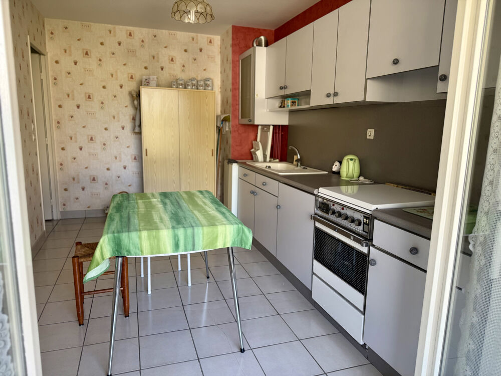 Vente Appartement Grand T3 rue Bonnefond LYON 3 avec cave et garage. Lyon 3