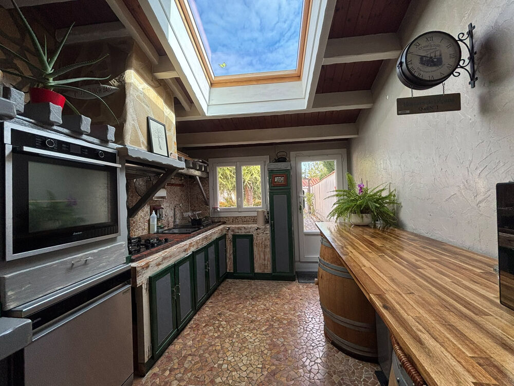Vente Maison MAISON ANCIENNE EN PIERRE EN BON ETAT GENERAL DE 90 M2 SUR UN TERRAIN CLOS DE 148 M2. 5 MN DE LA GARE ET DU V La rochelle