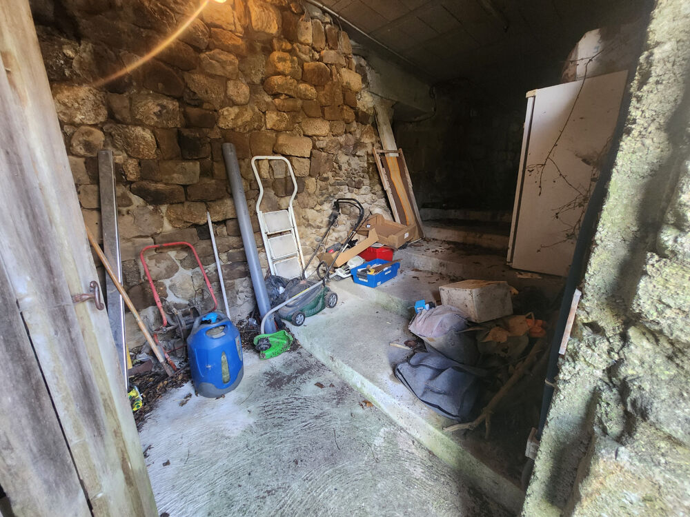 Vente Maison Maison de hameau en pierre sur un terrain attenant de 200 m2 avec stationnement et garage St cirgues de prades