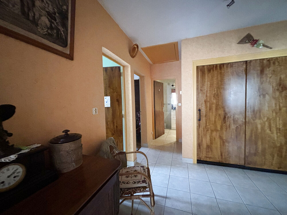 Vente Maison CHATILLON Sur SEINE : Maison de 1960 au centre ville ,130m2 avec sous-sol, garage et petit terrain Chatillon sur seine
