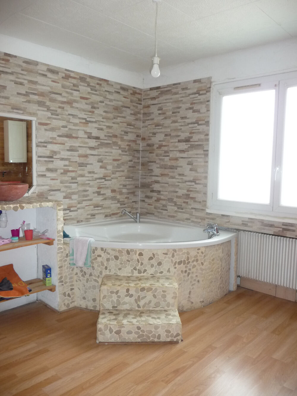 Vente Maison SAVIGNEUX maison de 140 m2 sur un terrain de 510 m2 proche commodités. Savigneux