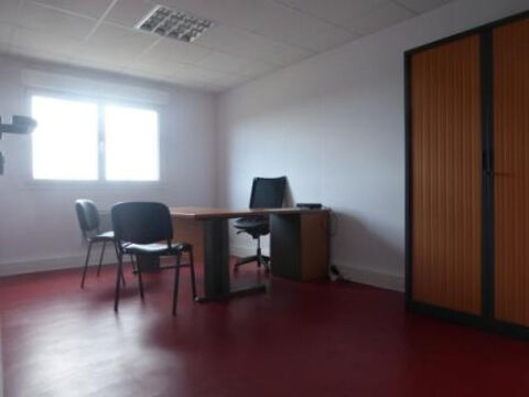   SUPERBES BUREAUX NEUFS A LOUER EN ZONE FRANCHE DE BEAUVAIS OFFRANT AVANTAGES FISCAUX INTERESSANTS 