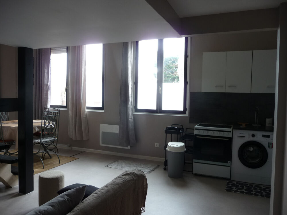Location Appartement MONTROND LES BAINS PROCHE GARE APPARTEMENT MEUBLE AVEC CAVE Montrond les bains