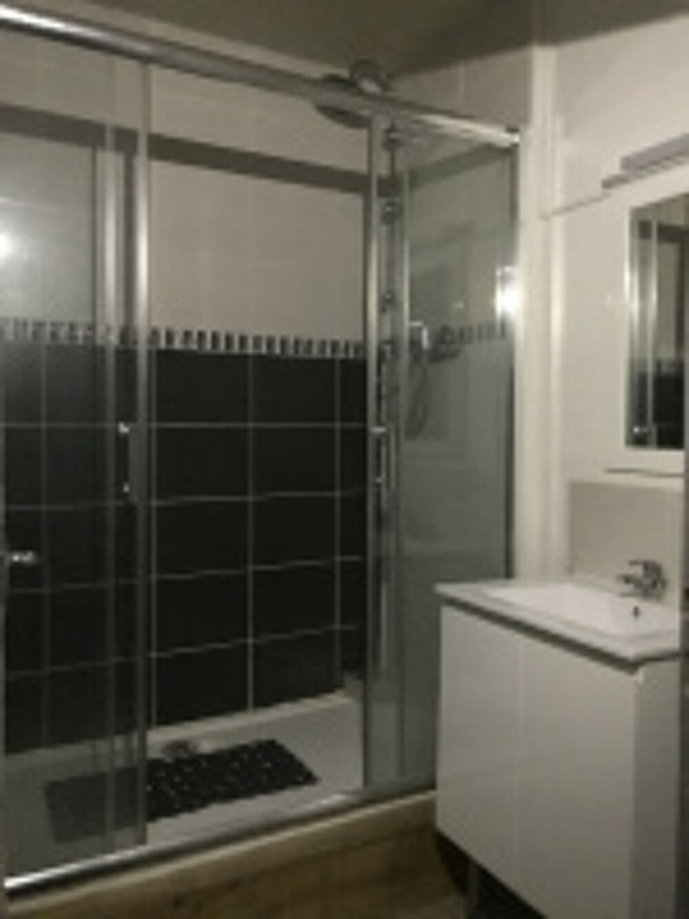 A MARISSEL, TRES BEL APPARTEMENT RENOVE DE 65M2 AVEC VUE SUR PARC PAYSAGE A DEUX PAS DU CENTRE VILLE