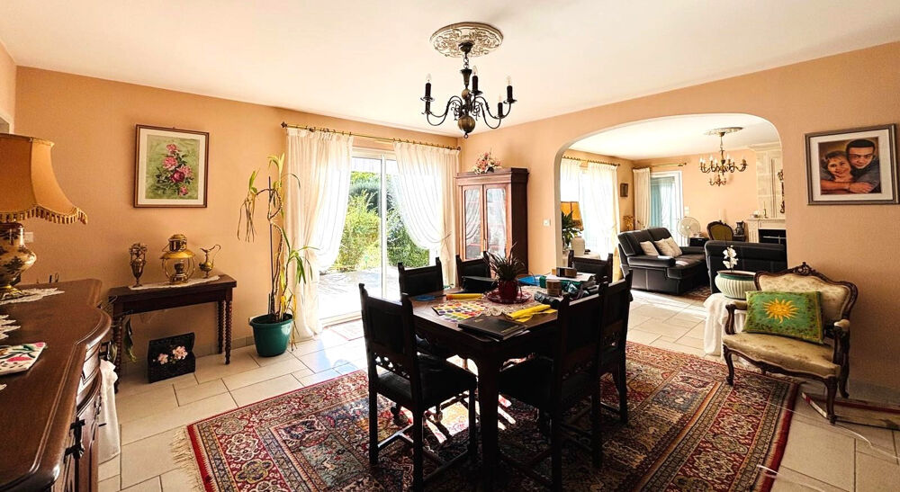 Vente Maison SUPERBE VILLA BOURGEOISE DE STYLE RETHAIS DE 180 M2 SUR UN TERRAIN CLOS ET ARBORE DE 1122 M2. A 15 MN DE LA La rochelle