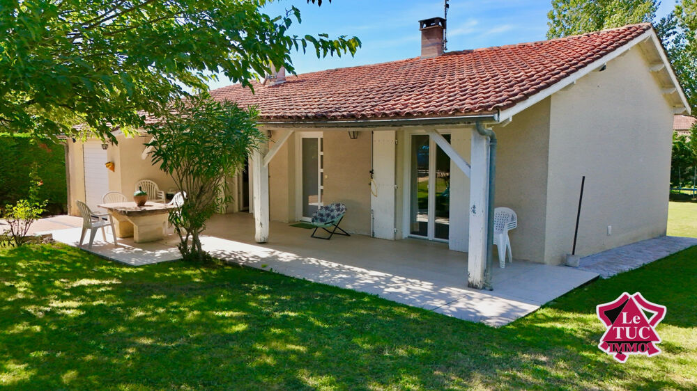 Maison de plain pied avec piscine.