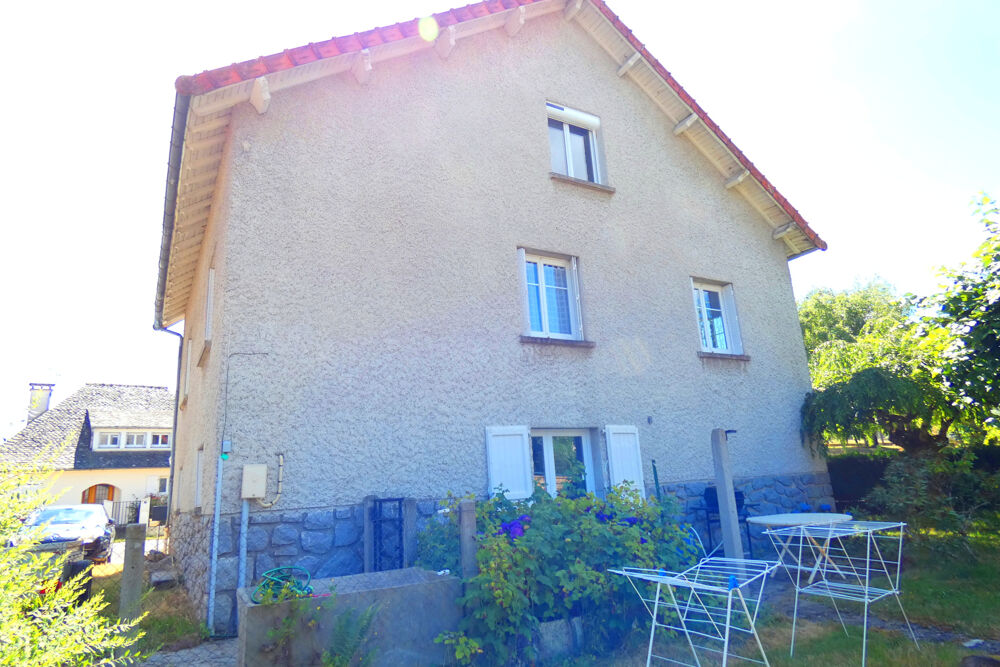 vente Maison - 6 pièce(s) - 140 m² Le Rouget (15290)