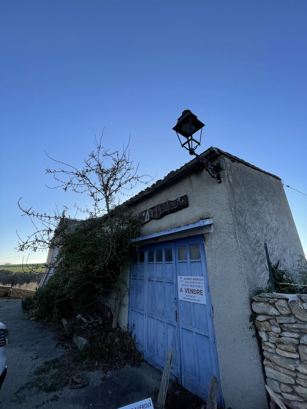 Dans un village de caractère au pied de la Montagne noire - Maison de village avec terrassse, jardinet, atel