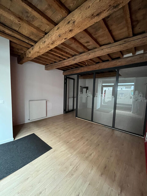   MONTBRISON CENTRE VILLE IMMEUBLE 300 M2 POUR ACTIVITES LIBERALES OU COMMERCIALES 