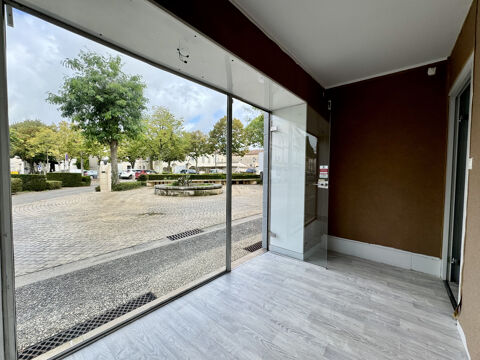  Local commercial - centre-ville de JARNAC (16) 
