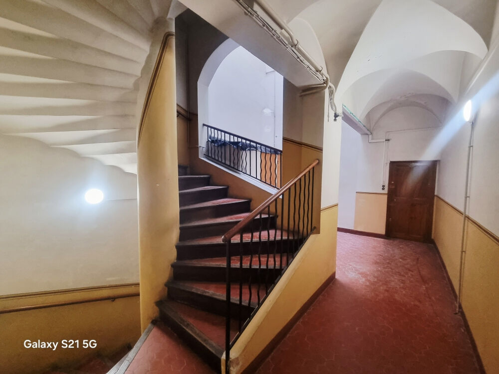 Vente Immeuble Exclusivité Draguignan bel immeuble bon état 238m+dépendances 2 F3+2 F1+bureau garage et cave 420000€ Draguignan