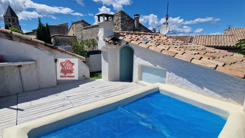 maison de village la garde adhemar 26700 avec plusieurs terrasses et bassin