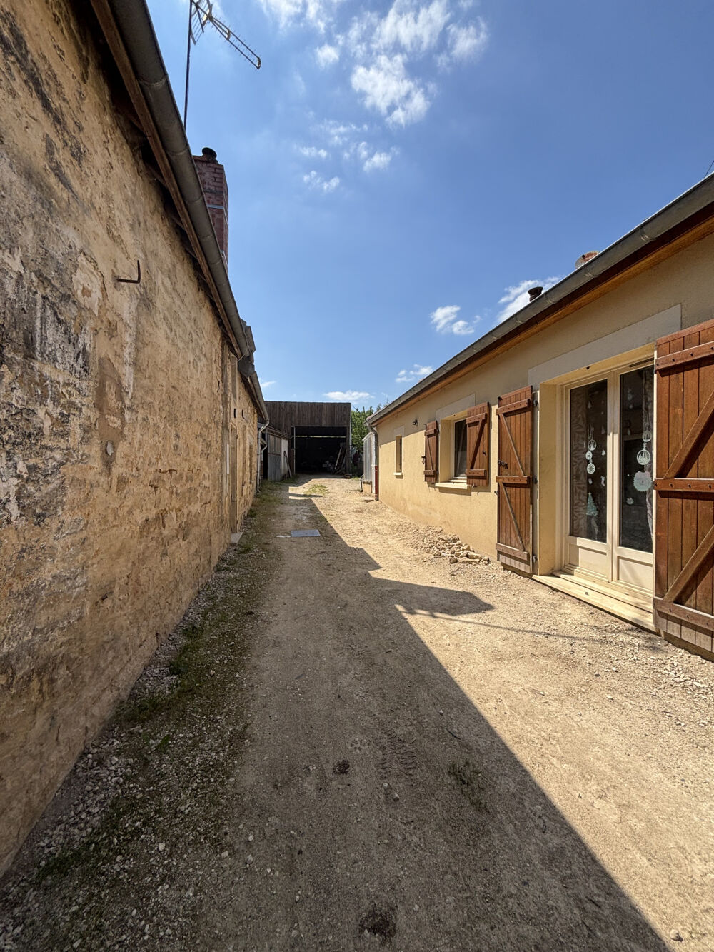 Vente Maison CHEMIN D'AISEY ( 21 )  maison de 100m2 rénovée avec une dépendance proche de DIJON  ( 60km) Chemin d aisey