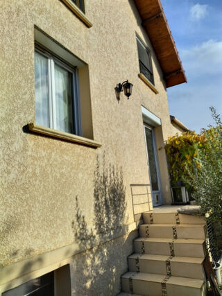  Maison � vendre 9 pi�ces 209 m�