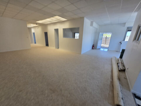  EAUNES-LOCAL COMMERCIAL 200 m2 