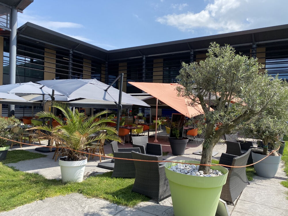   PLAINE DU FOREZ tr�s belle affaire de restauration licence 4 . 
