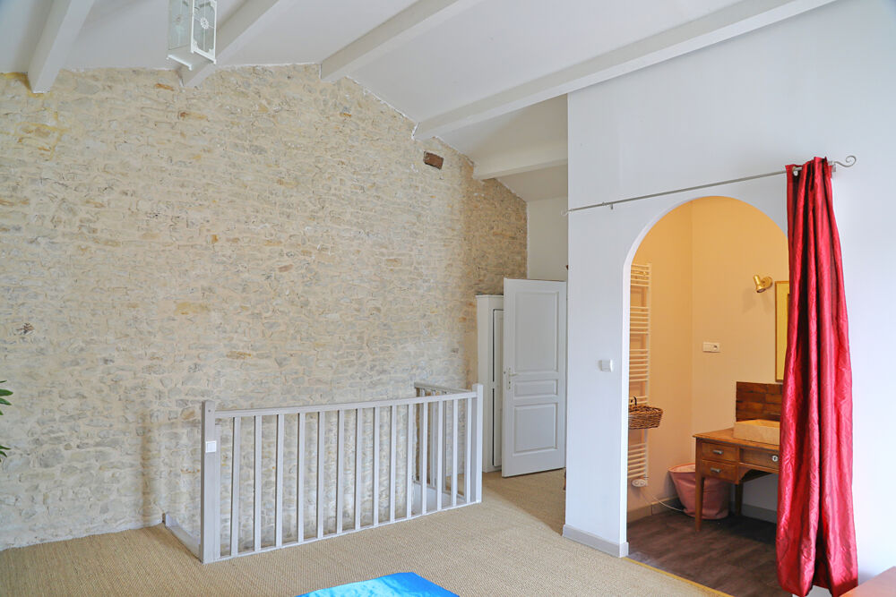 � vendre  Propri�t�/ch�teau Benon (17170)