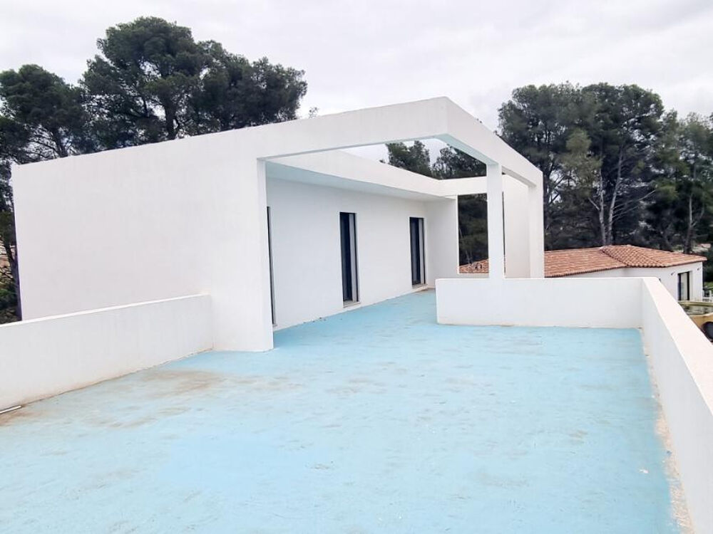 A voir Flayosc villa neuve F4 de 130m terrasse 44m sur 1500m terrain à finir 423000€ CRN2359