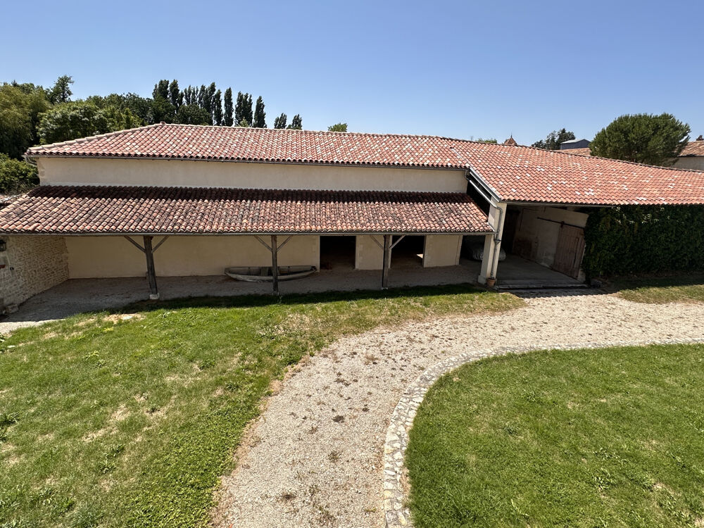 Logis charentais au cadre enchanteur