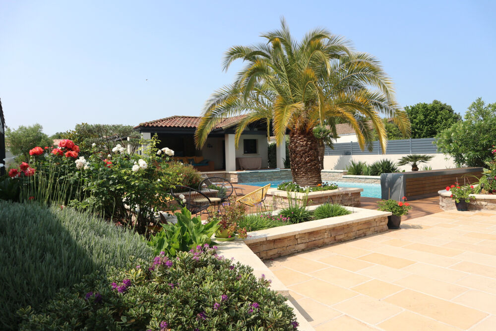 Vente Maison A PROXIMITE DE LA ROCHELLE, DANS UN ENVIRONNEMENT CALME, SUPERBE MAISON CONTEMPORAINE RECENTE DE STYLE RETHAIS La rochelle